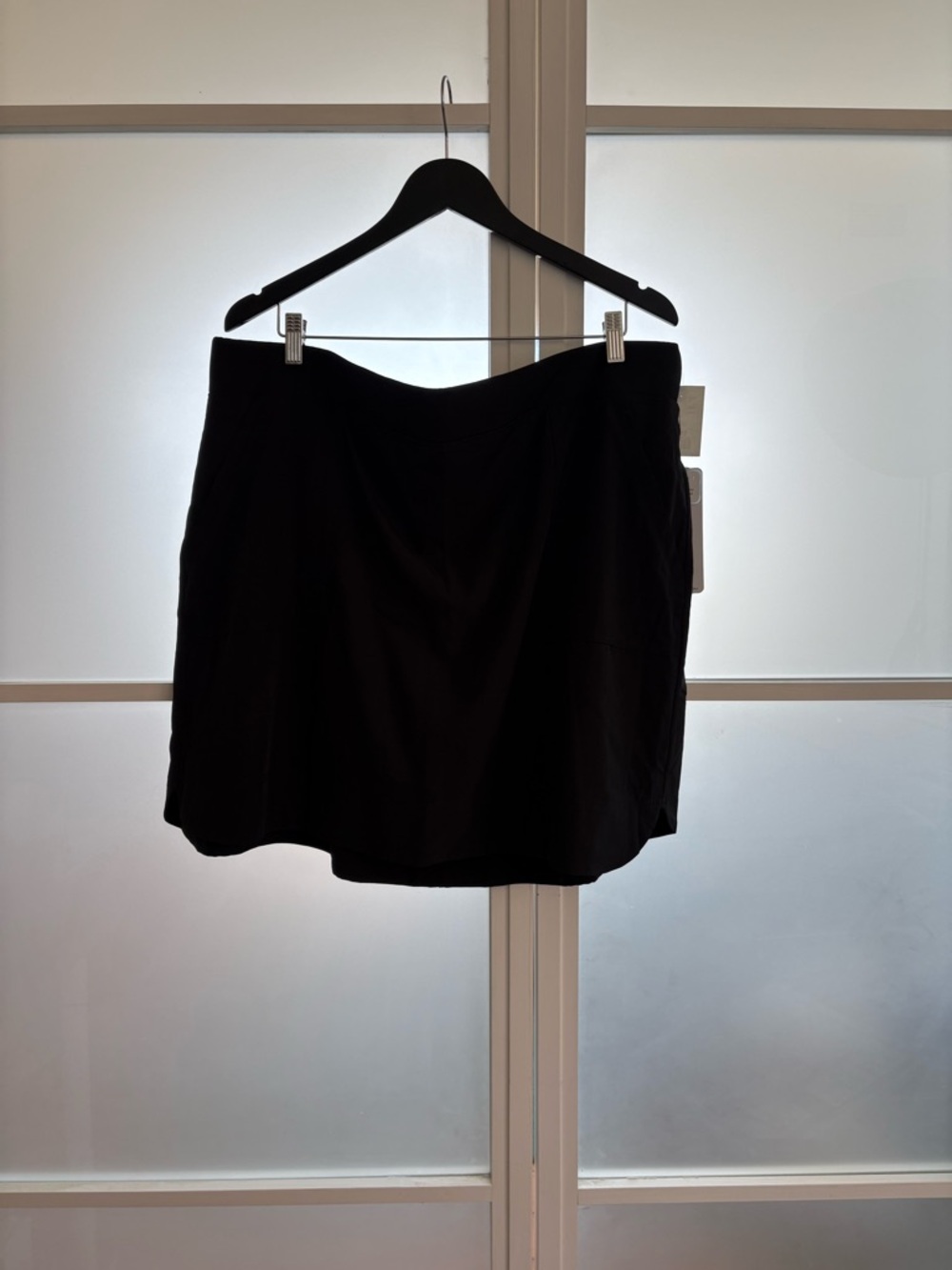 Black reflective, skirt with built-in shorts, size 3XNWT